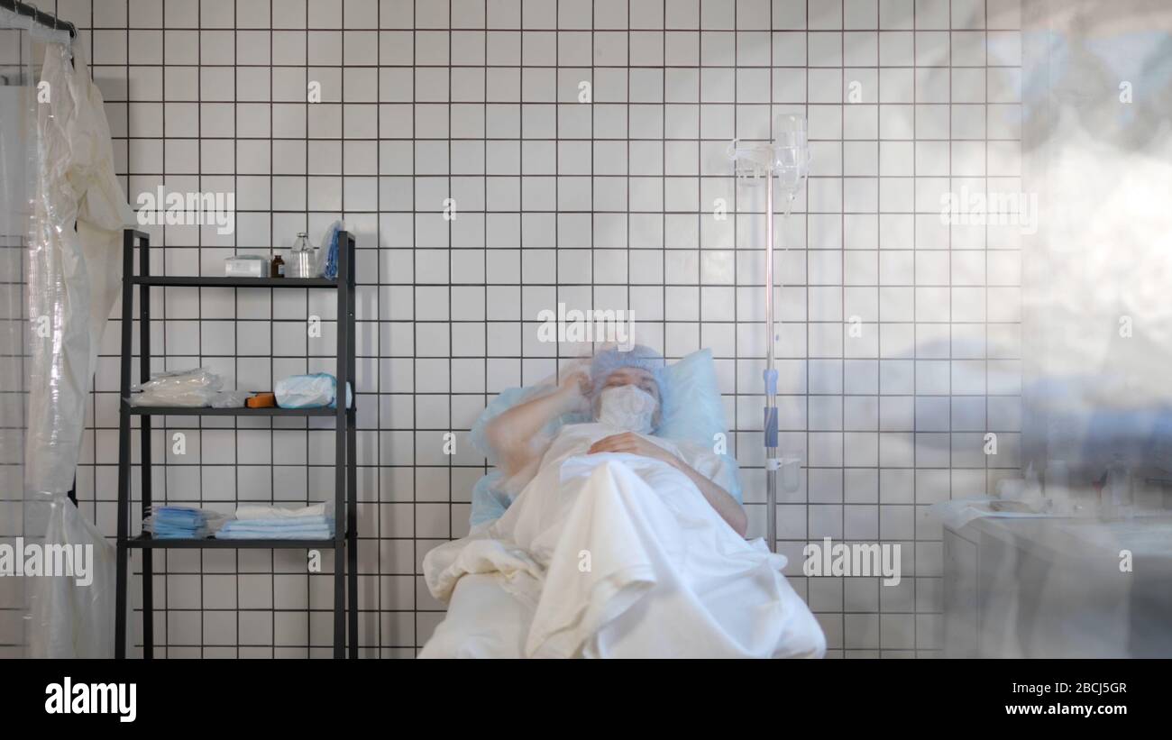 Pacient isolated in a hospital. Covid-19 Stock Photo - Alamy