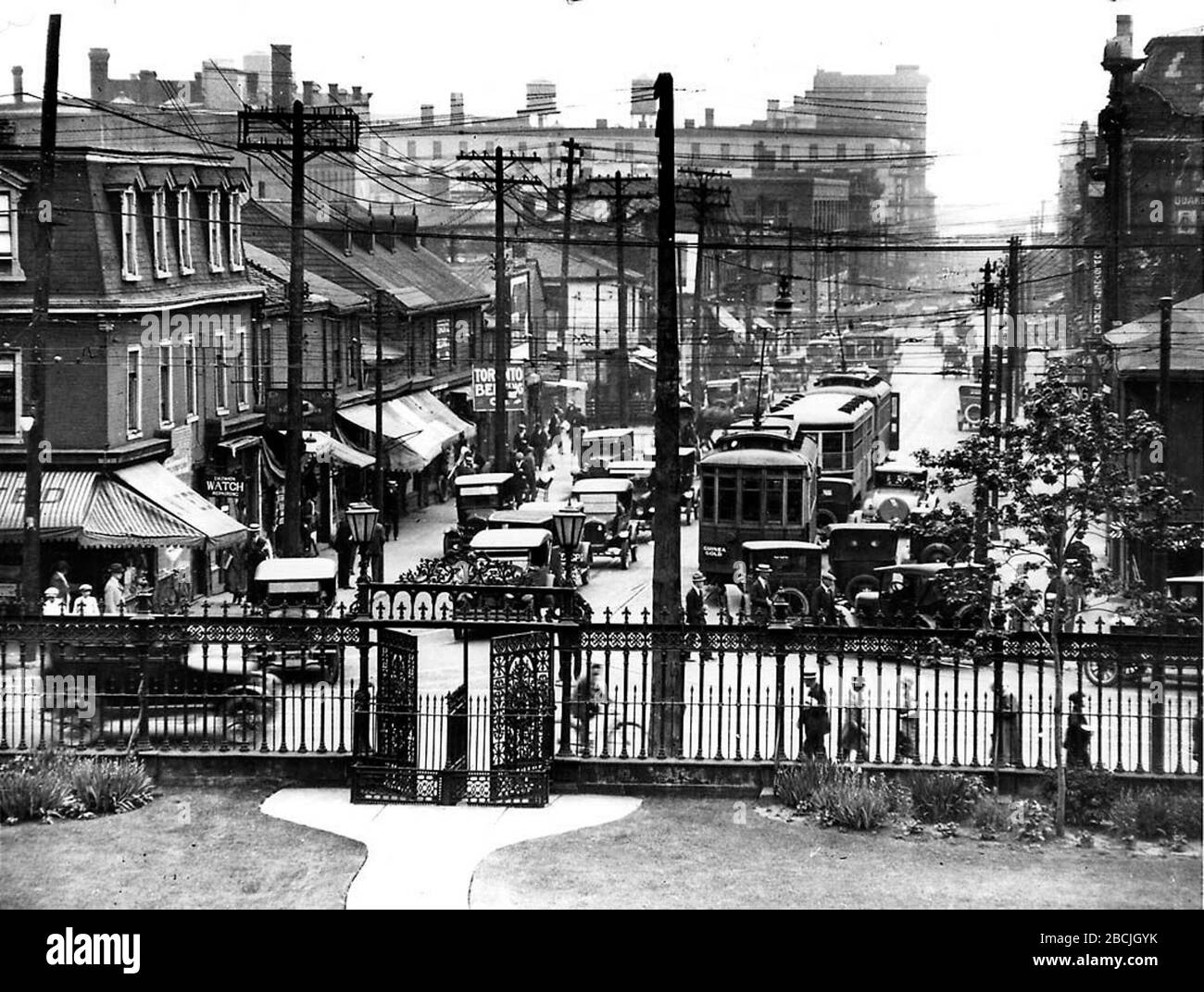 York Street Facing South With Queen Street West And Gates Of Osgoode Hall In Foreground Toronto Canada 1927 Gencat4 Eloquent Systems Com Webcat Systems Toronto Arch Resource Fo1244 F1244 It71 Jpg This Image Is Available From The City
