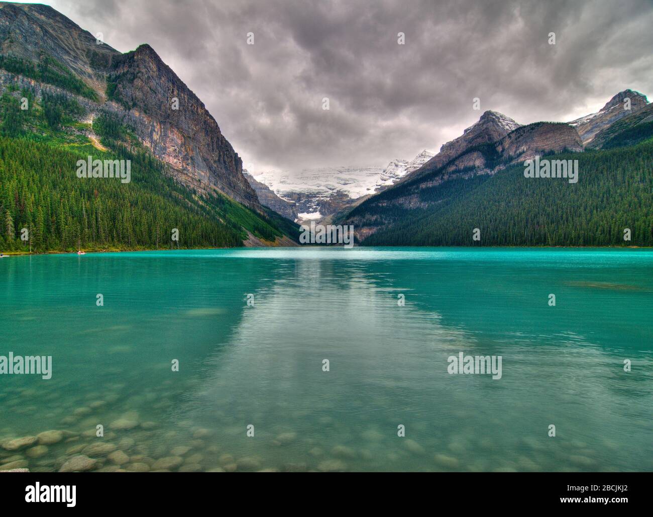 Enchanting Turquoise Colours Of Lake Louise Banff National Park Stock Photo - Alamy
