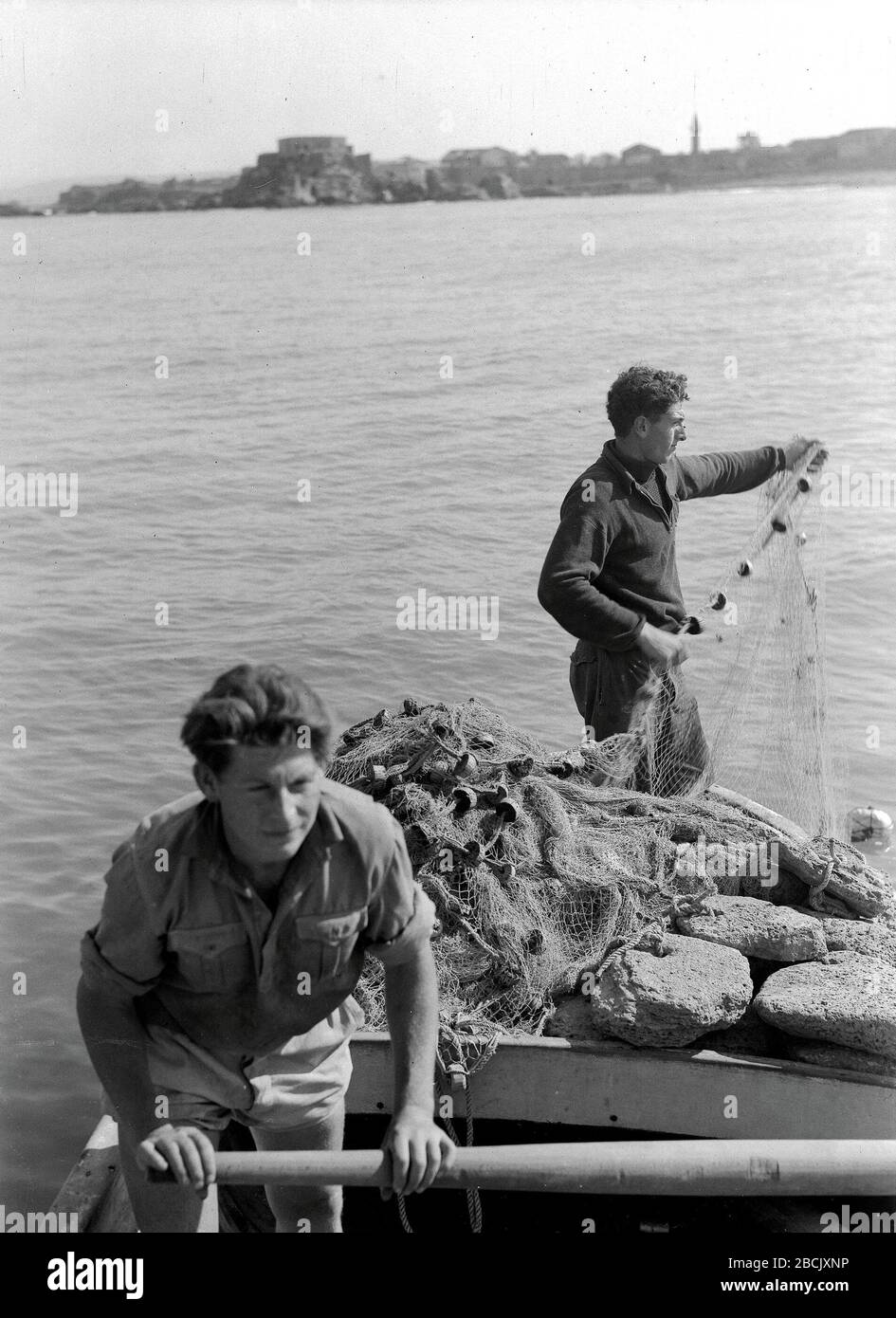 English Members Of Kibbutz Sdot Yam Casting Their Fishing Net Off Shore Ancient Caesarea O E O Ss O E I C I I O U I I O U U I U O I Ss O O I I O Ss I 01 04 1941 This Is Available From