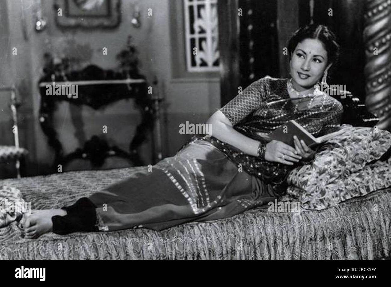 English: Meena Kumari in a scene from 1955 film Azaad; 1 July 1955 ...