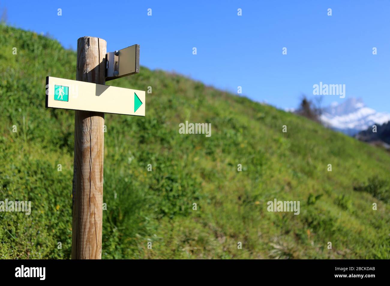 Panneau de randonnée. Sans inscription. Saint-Gervais-les-Bains. Haute-Savoie. France. Stock Photo