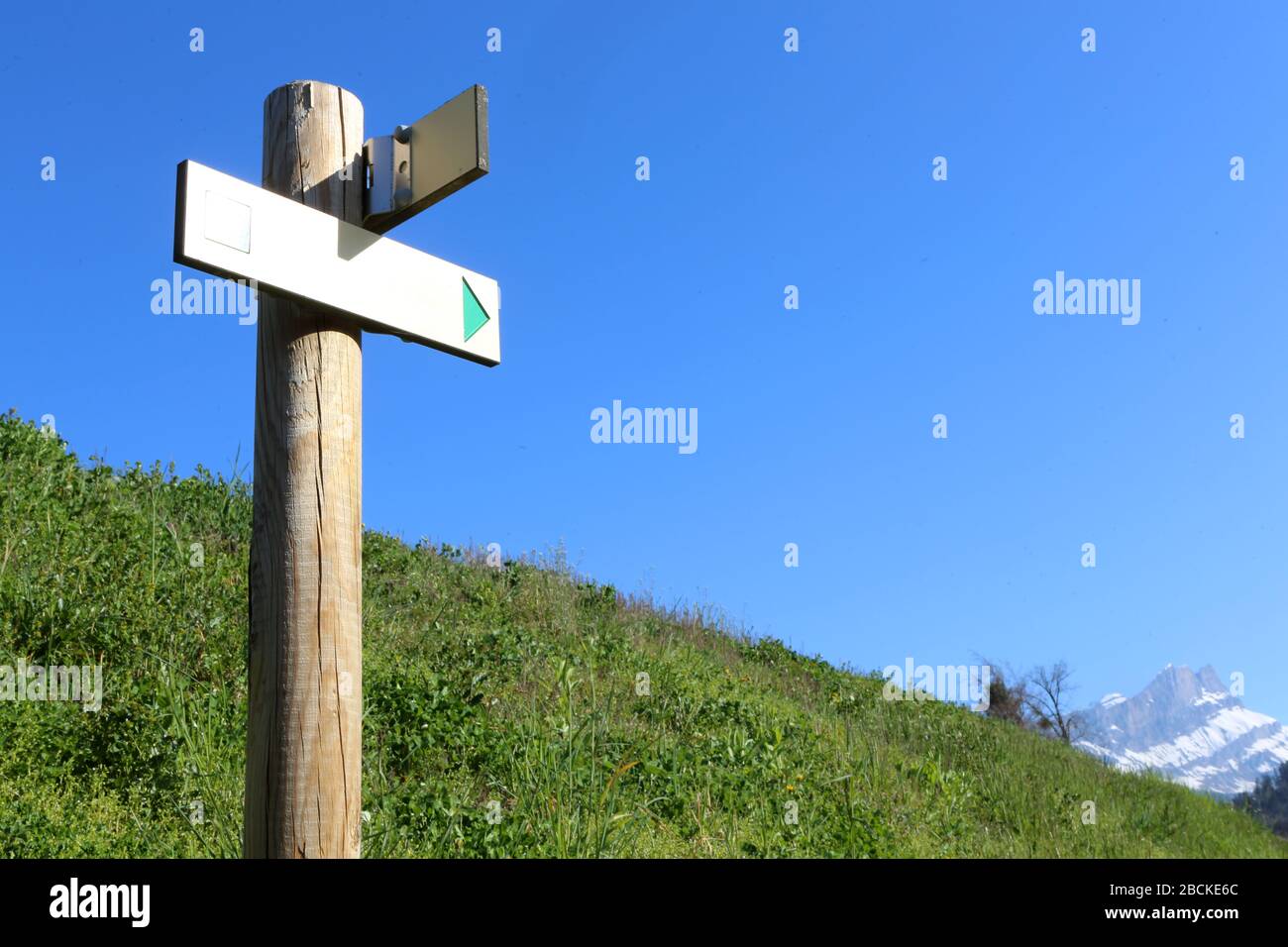 Panneau de randonnée. Sans inscription. Saint-Gervais-les-Bains. Haute-Savoie. France. Stock Photo