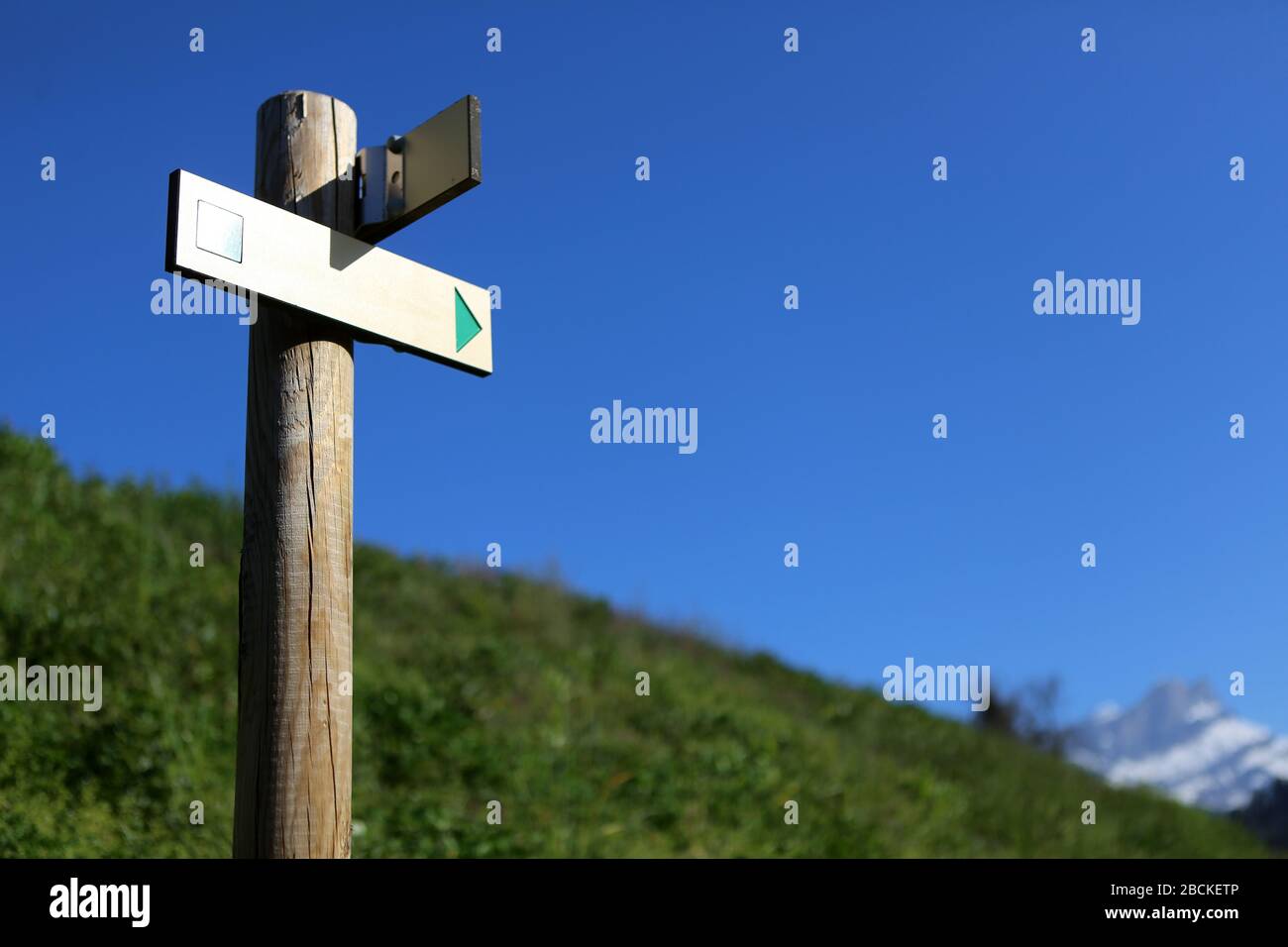 Panneau de randonnée. Sans inscription. Saint-Gervais-les-Bains. Haute-Savoie. France. Stock Photo