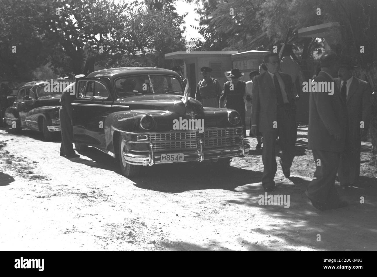 English President Chaim Weizmann S Car Arriving At Hakirya In Tel Aviv U O I O I C I C U C O E I U I O I O O O U I O U U U I O I U Ss O I E U E E O E 17 October 1944 This