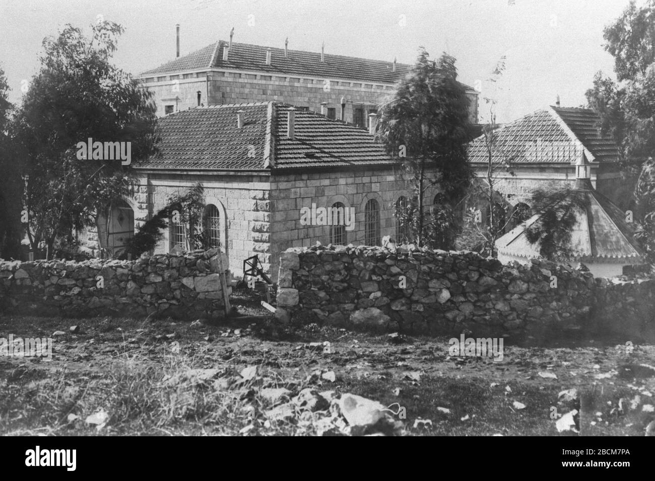 English The Old Age Home On Jaffa Street In Jerusalem During The Ottoman Era In The Land Of Israel O U I U U I C E I N Ss O U I I N Ss I E O E E I E O I E O I E O I C U O U
