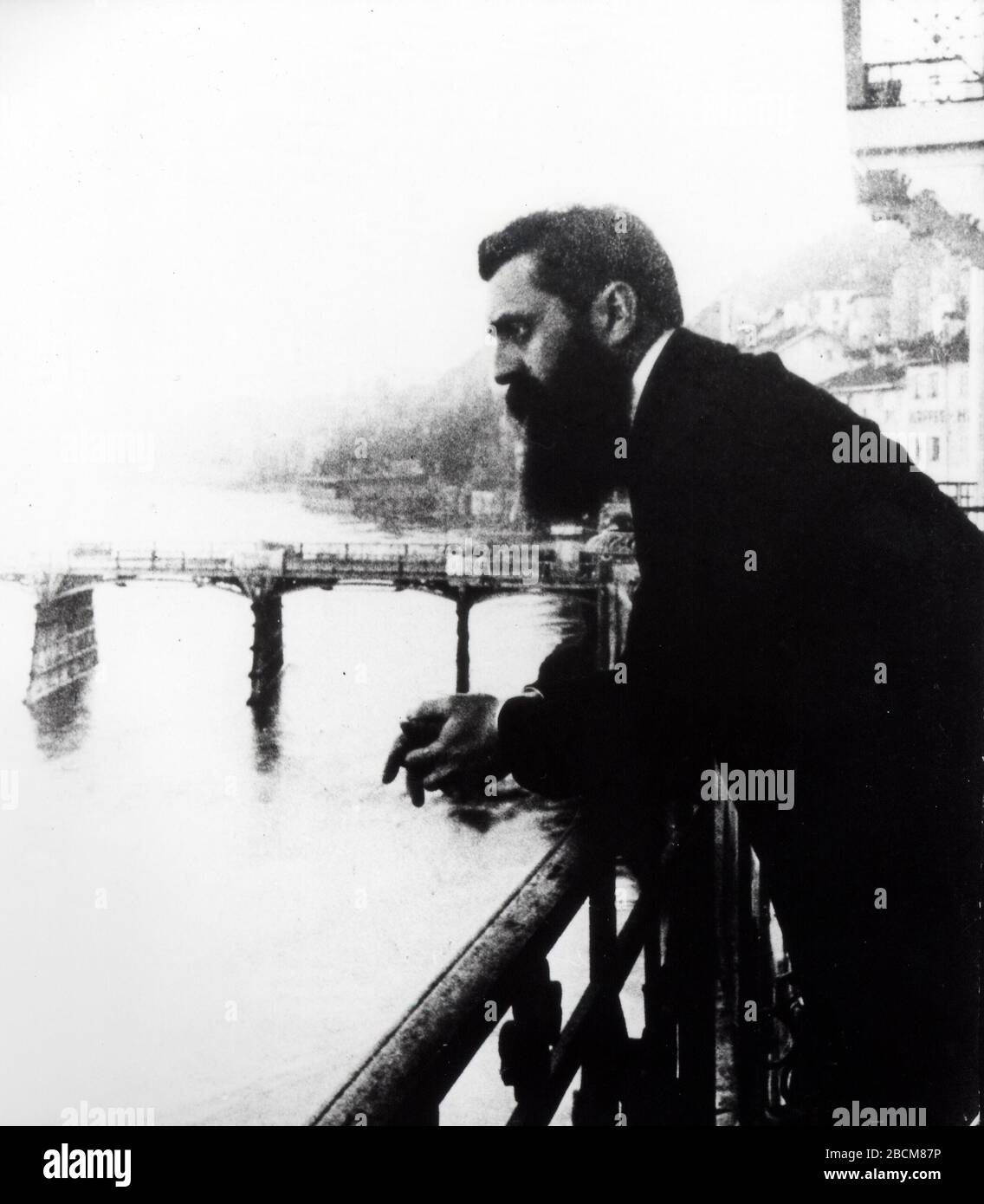 English Theodor Herzl On The Balcony Of The Three Kings Hotel In Basel In 18 During The First Zionist Congress E I I I I U E E N U U U U U I U C U I C I U U O O U C 18
