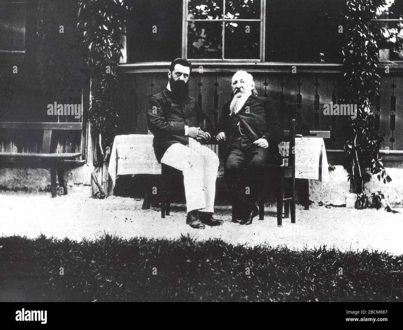 English Theodor Herzl L With Max Mandelstam One Of The Leaders Of Russian Zionists In Alte Oseza Austria In 1903 E I I I I U U U O U I U C O U E O I U E C O I O I O U E I