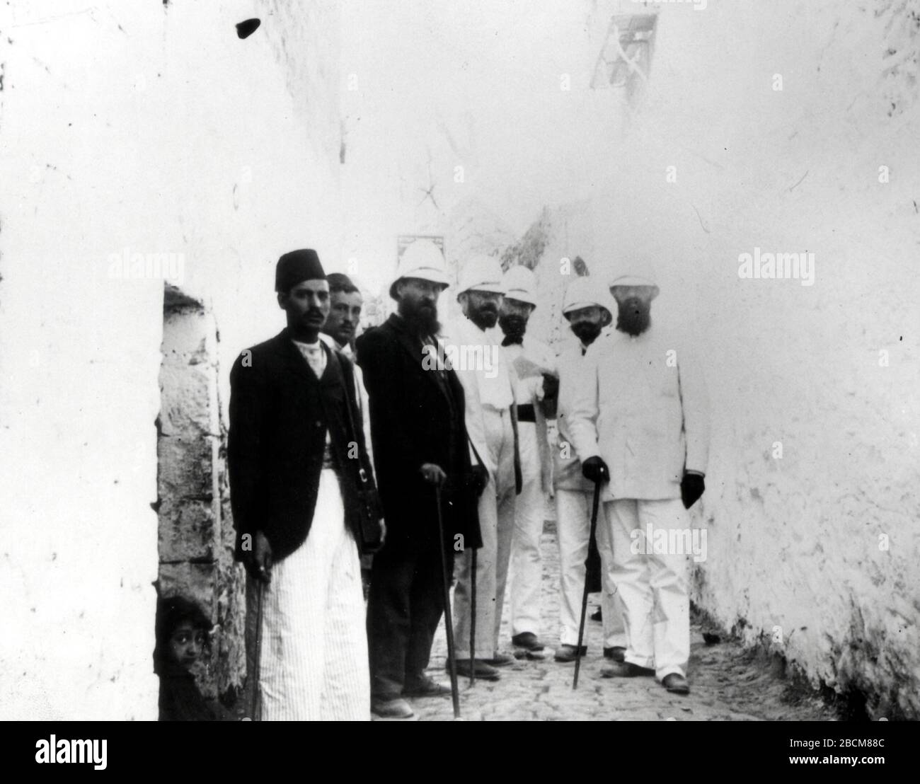 'English: THEODOR HERZL WITH A ZIONIST DELEGATION IN THE OLD CITY OF JERUSALEM IN 1898. ◊™◊ê◊ï◊ì◊ï◊® ◊î◊®◊¶◊ú ◊¢◊ù ◊î◊û◊©◊ú◊ó◊™ ◊î◊¶◊ô◊ï◊†◊ô◊™ ◊ë◊ô◊®◊ï◊©◊ú◊ô◊ù ◊î◊¢◊™◊ô◊ß◊î - ◊©◊†◊™ 1898.; 1 January 1898; This is available from National Photo Collection of Israel, Photography dept. Goverment Press Office (link), under the digital ID D131-031.This tag does not indicate the copyright status of the attached work. A normal copyright tag is still required. See Commons:Licensing for more information.   English¬†| ◊¢◊ë◊®◊ô◊™¬†| –º–∞–∫–µ–¥–æ–Ω—Å–∫–∏¬†| +/‚àí; ◊ú◊©◊õ◊™ ◊î◊¢◊ô◊™◊ï◊†◊ï◊™ ◊î◊û◊û◊©◊ú◊™◊ô◊™ Stock Photo