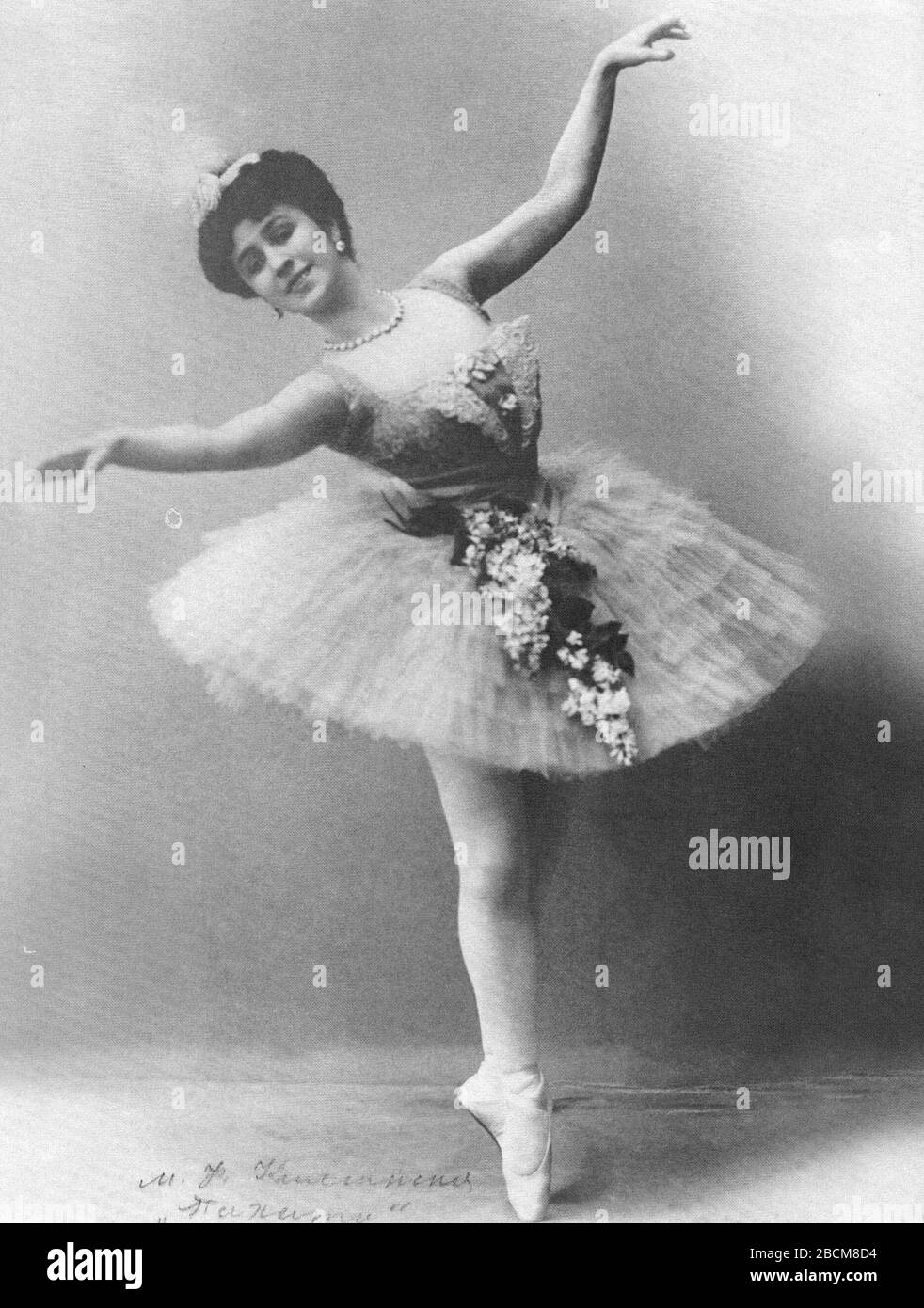 English: Ballerina Mathilde Kschessinskaya as Nirity in The Talisman, 1910.  It is hand-written in Russian on the bottom of the photo: „M. F.  Kschessinskaya – Paquita“; 1910; Photo comes from my own