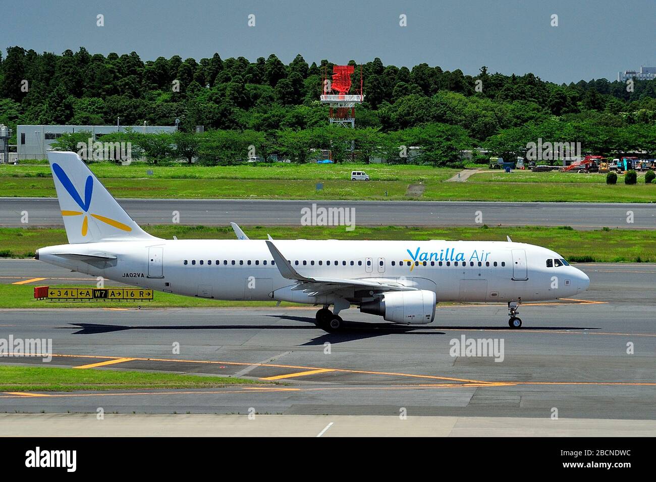 Vanilla Air, Airbus, A320-200, JA02VA, Now Merged, Taxiing, Narita Airport, Chiba, Japan Stock Photo