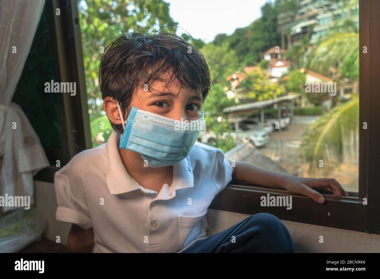 Teen boy not wearing medical mask hi-res stock photography and images ...