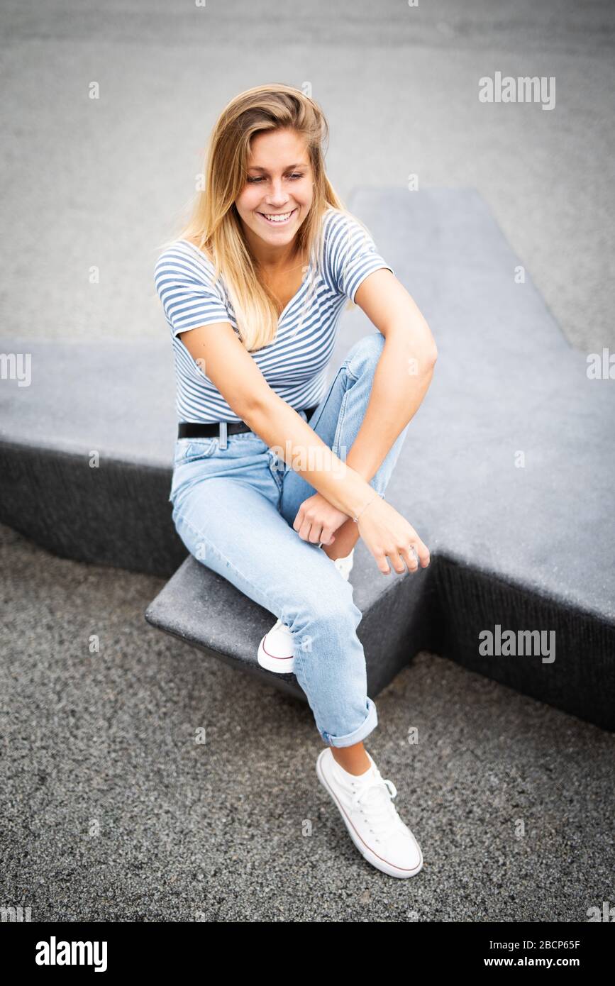 Portrait of a pretty young woman Stock Photo - Alamy