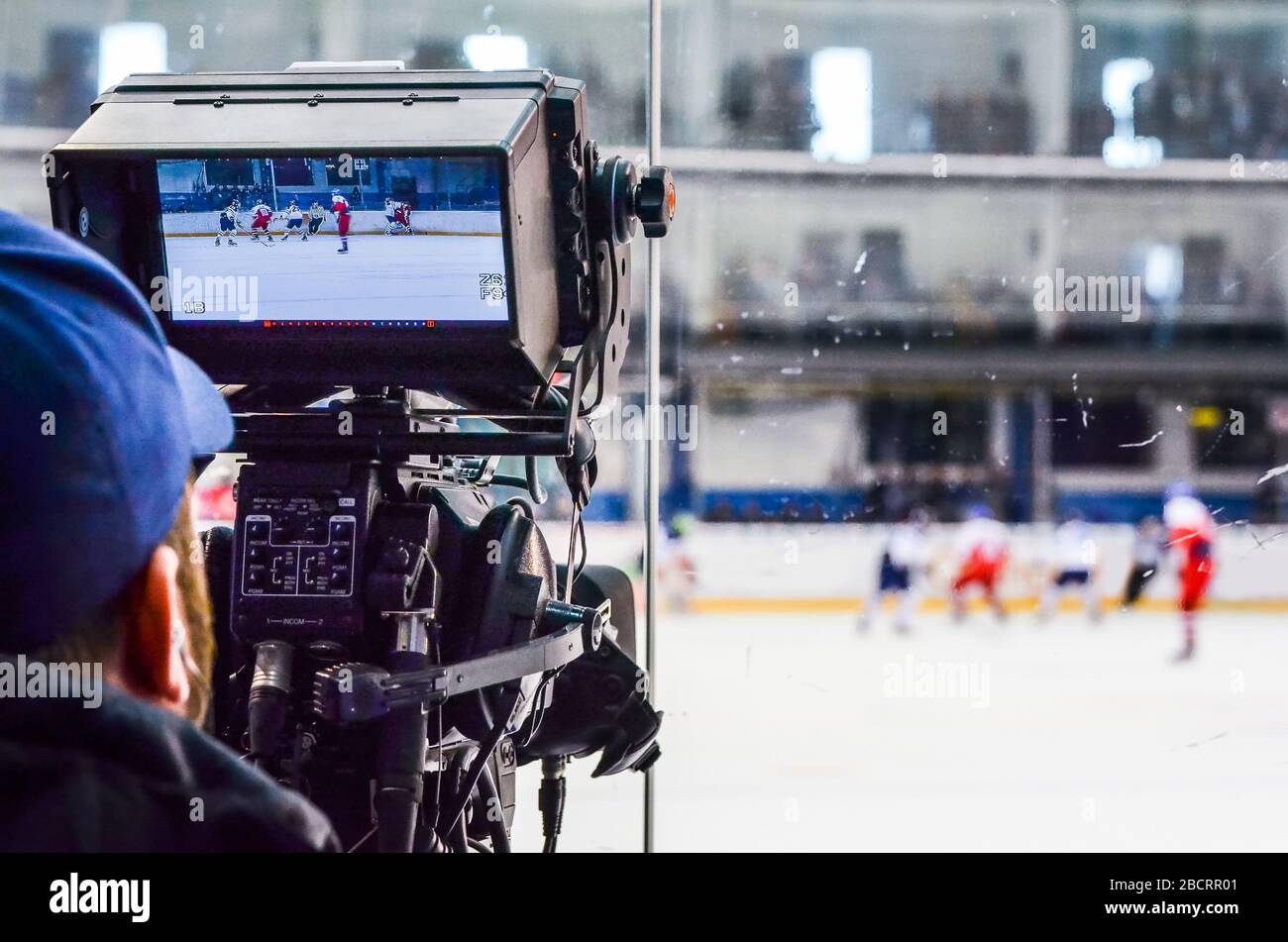 Team arena hockey reporter hi-res stock photography and images