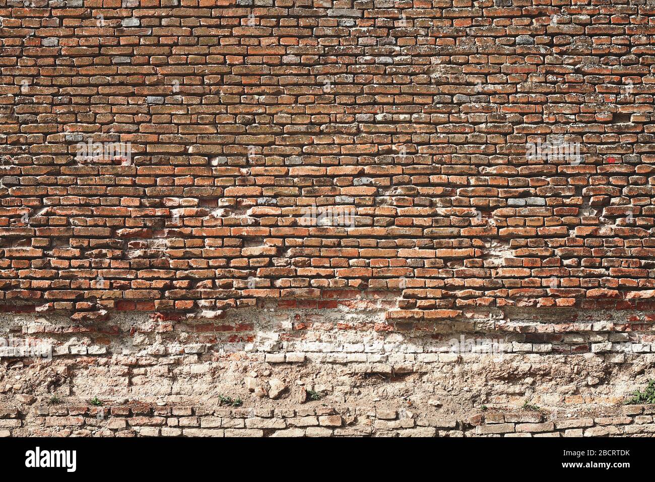 Old building wall texture hi-res stock photography and images - Alamy
