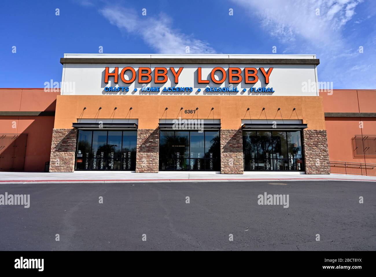 Las Vegas, Nevada, USA. 5th Apr, 2020. A closed Hobby Lobby store is seen  on April 5, 2020 in Las Vegas, Nevada. The nationwide craft shop finally  closed all of its stores