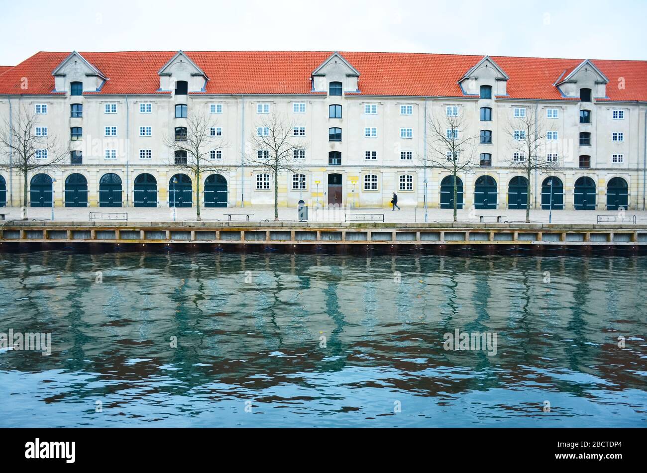 View of Luxury house rooftop swimming pool hi-res stock photography and images ...