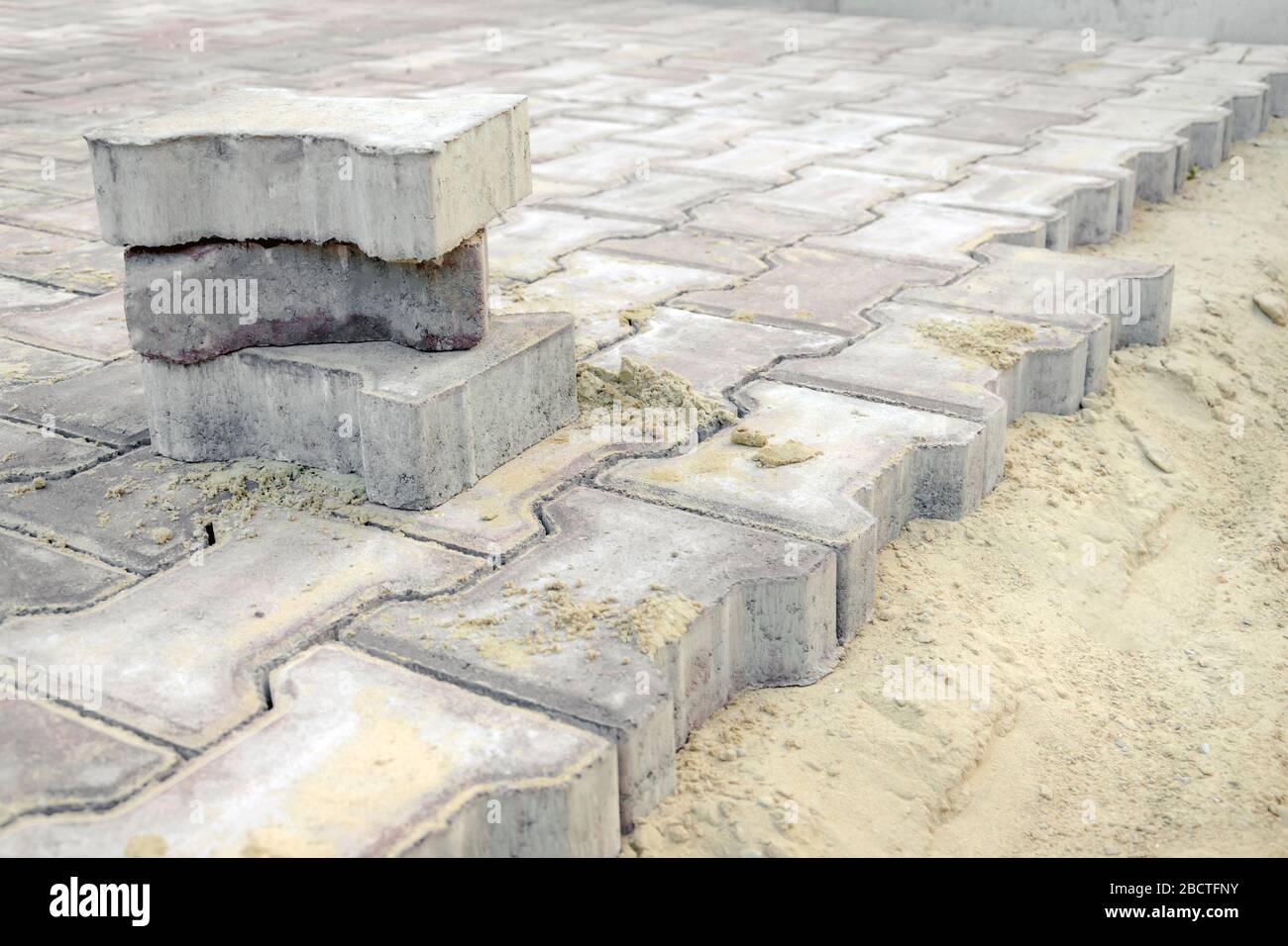 what sand do i use to lay slabs