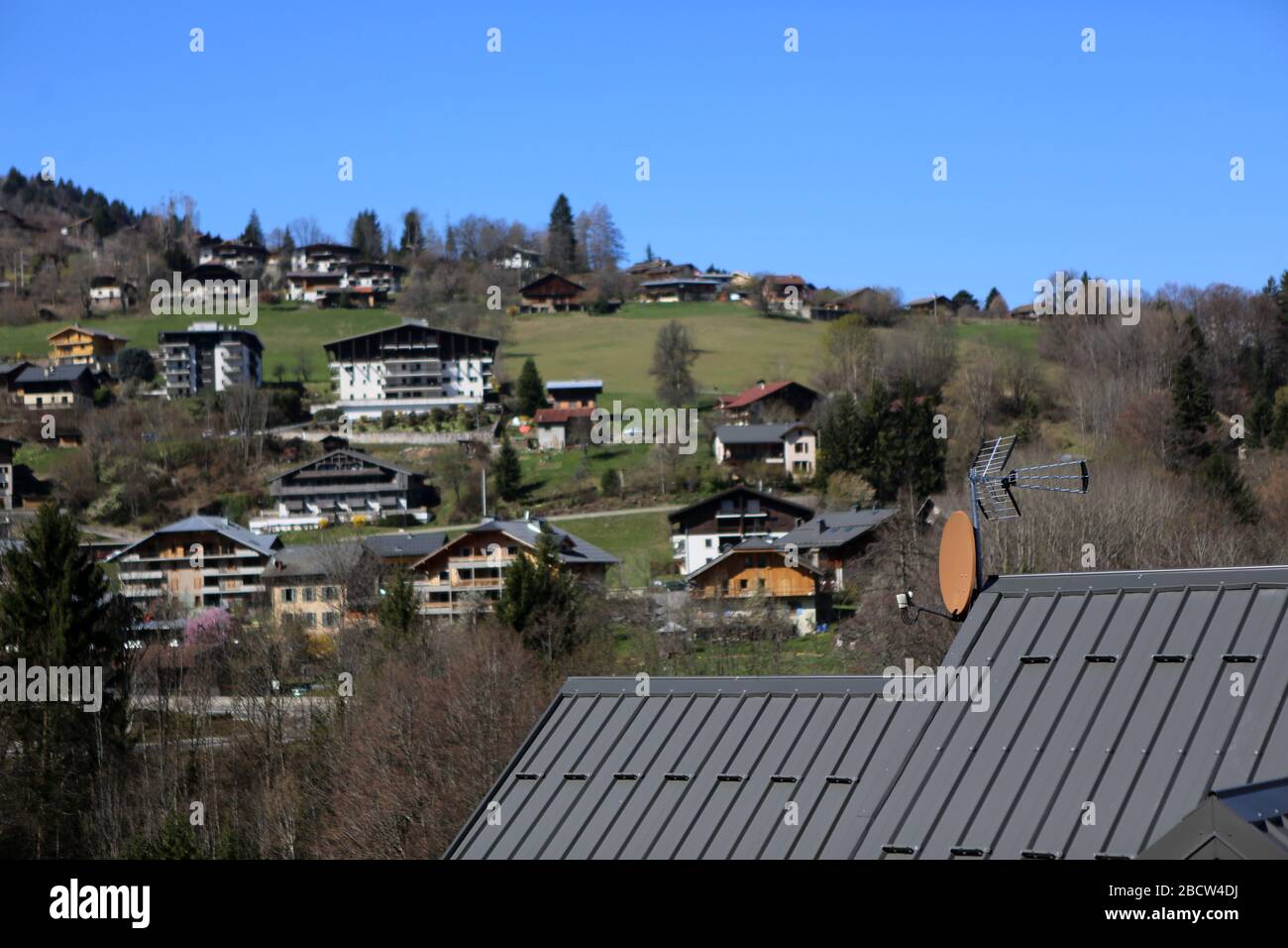 Antenne parabolique. Alpes françaises. Saint-Gervais-les-Bains. Haute-Savoie. France. Stock Photo