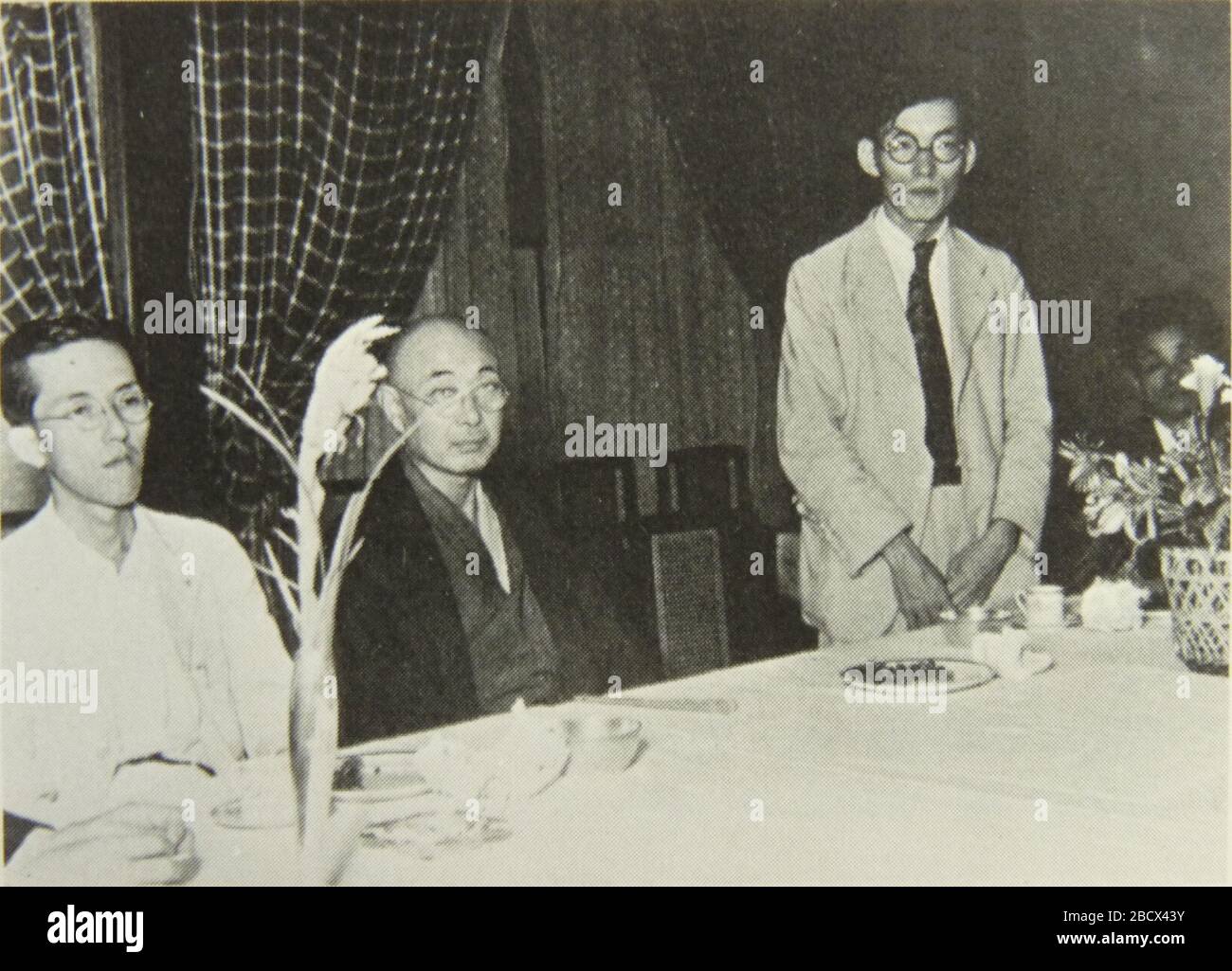 English Left To Right Etsuro Sakamoto Mimei Ogawa Hideo Seki Joji Tsubota 日本語 左から阪本越郎 小川未明 関英雄 坪田譲治 2 September 1942 Japanese Children S Literature Series 30 Unknown Author Stock Photo Alamy
