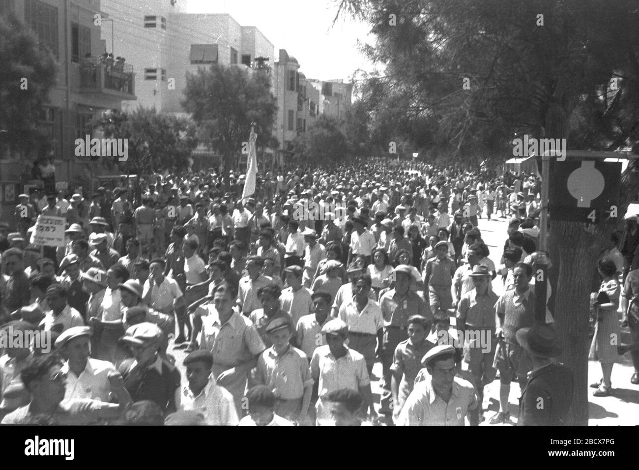 English A Mass Demonstration Against The British White Paper Policy On Ben Yehuda Street In Tel Aviv I I U O E I I U I O E O I E E U O I I I I E U E E O E I I U I O I I
