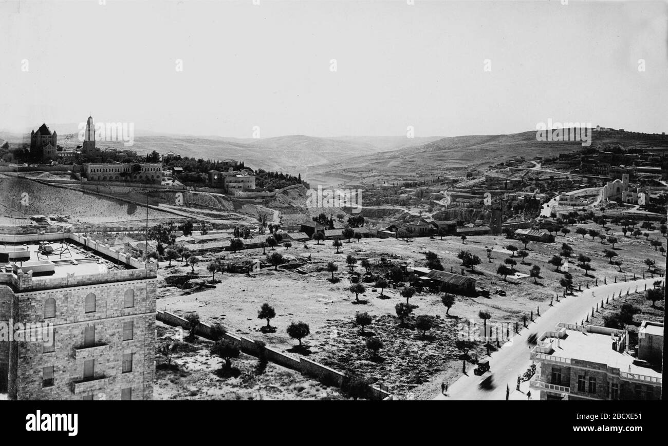 English With Picture No D637 003 Panoramic View Of South East Jerusalem As Seen From The Top Of The Y M C A Building O U I U I I U C Ss O U I O U Ss I I I U U N O O C U I O O I
