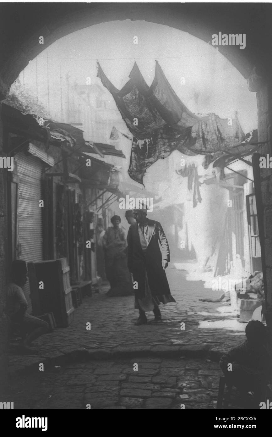 English A Lane In The Old City Of Jerusalem U O I E O I O Ss I E O I C U O U 01 02 1934 This Is Available From National Photo Collection Of Israel Photography Dept Goverment Press Office Link Under The Digital