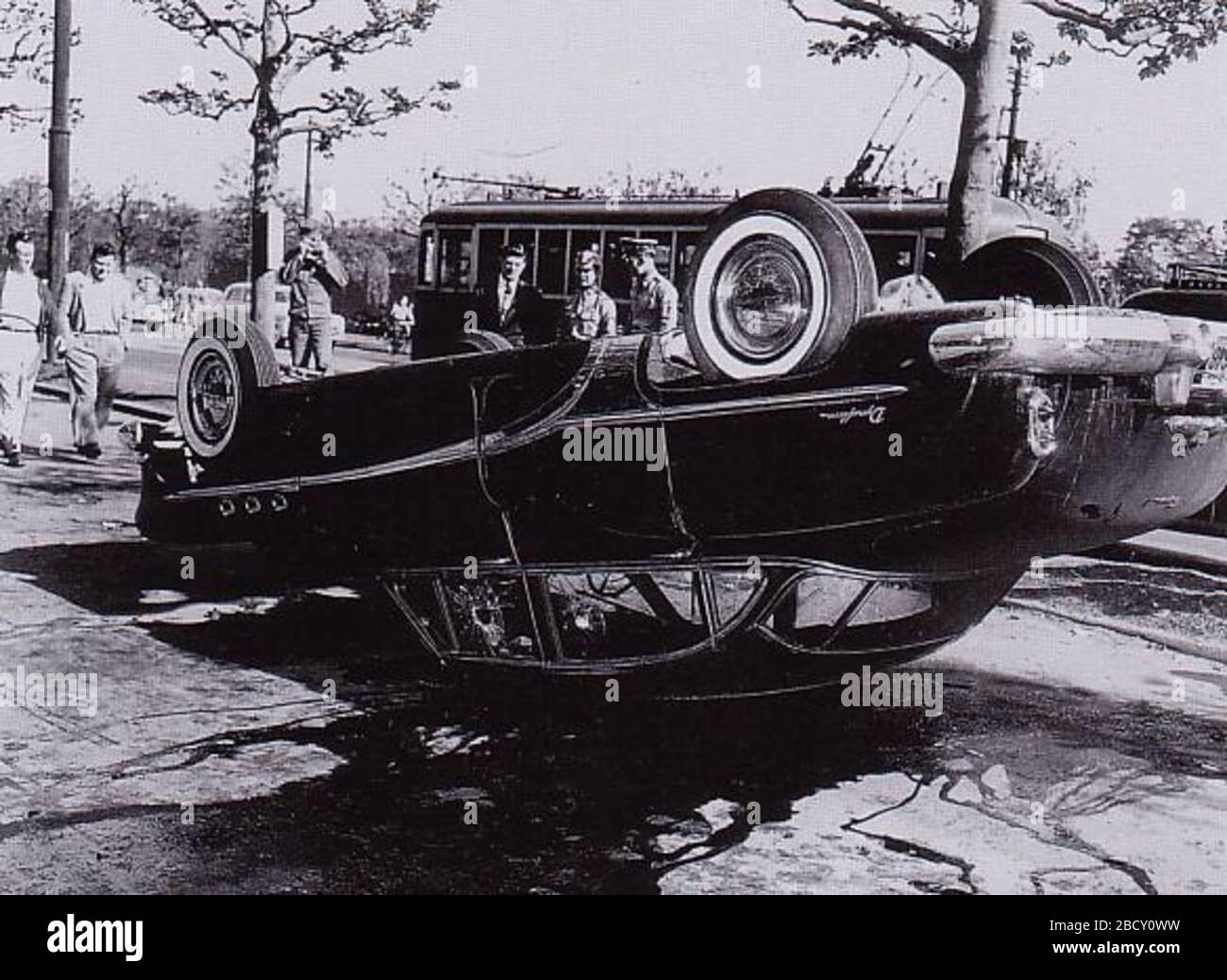 English Bloody May Day Incident日本語 血のメーデー事件 1 May 1952 English Japanese Book Occupied Japan That United States Armed Forces Photographed Published By Kawade Shobo Shinsha United States Armed Forces Owns This Original Photograph 日本語