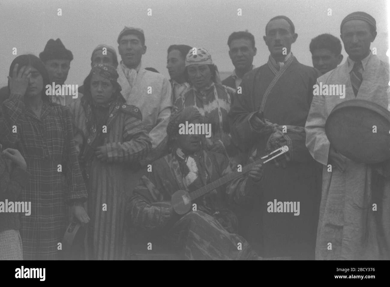 A Group Of Immigrants High Resolution Stock Photography And Images Alamy