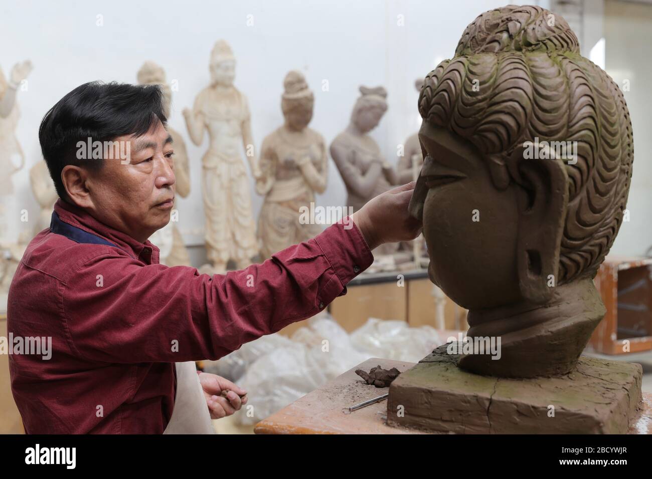Painting clearance clay sculptures