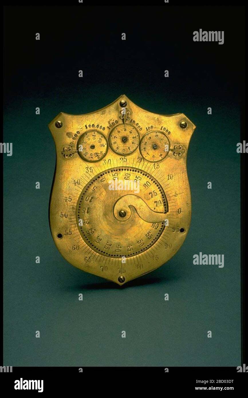 Rotating clockwise hi-res stock photography and images - Alamy