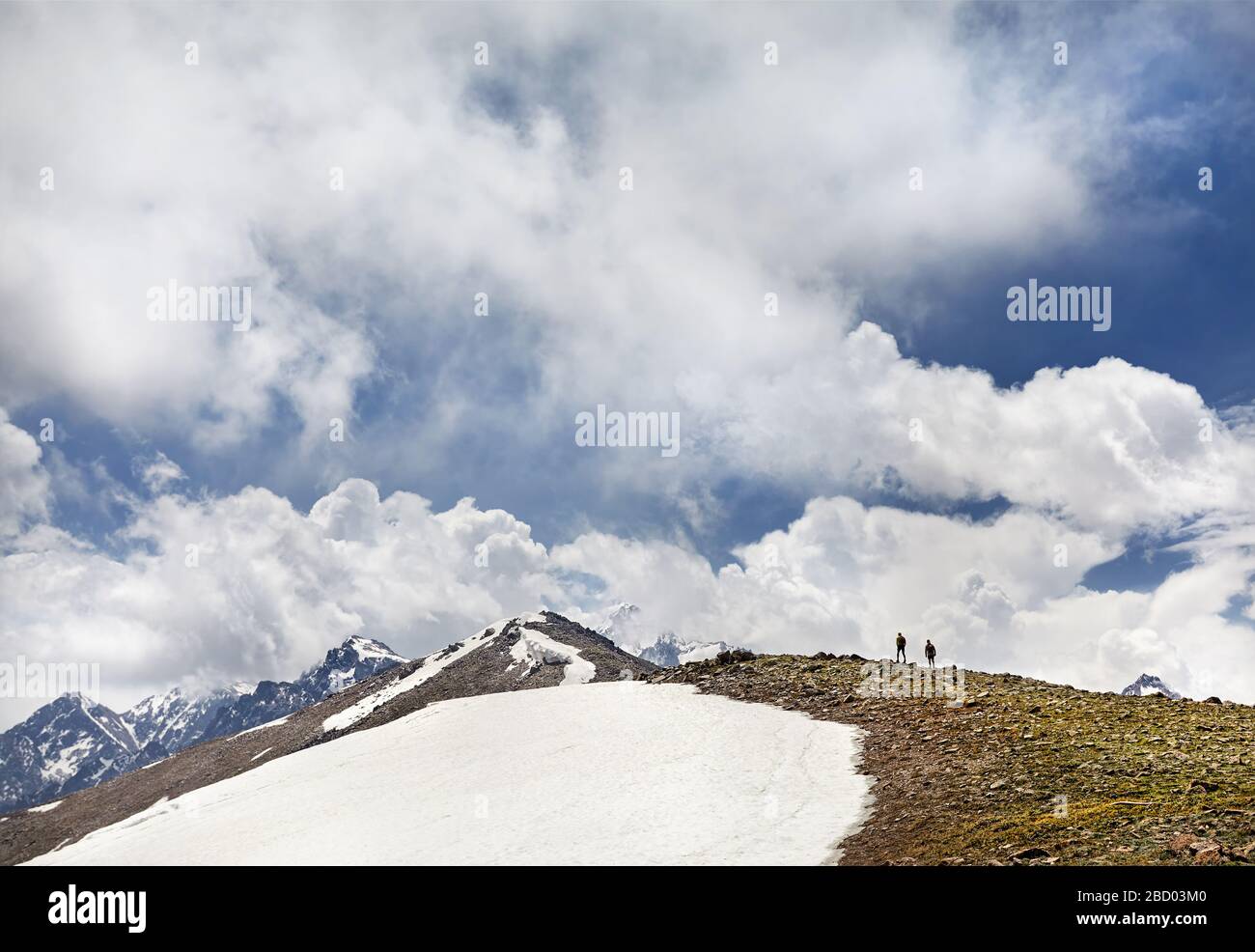 Back view of two hikers with backpacks hi-res stock photography and ...