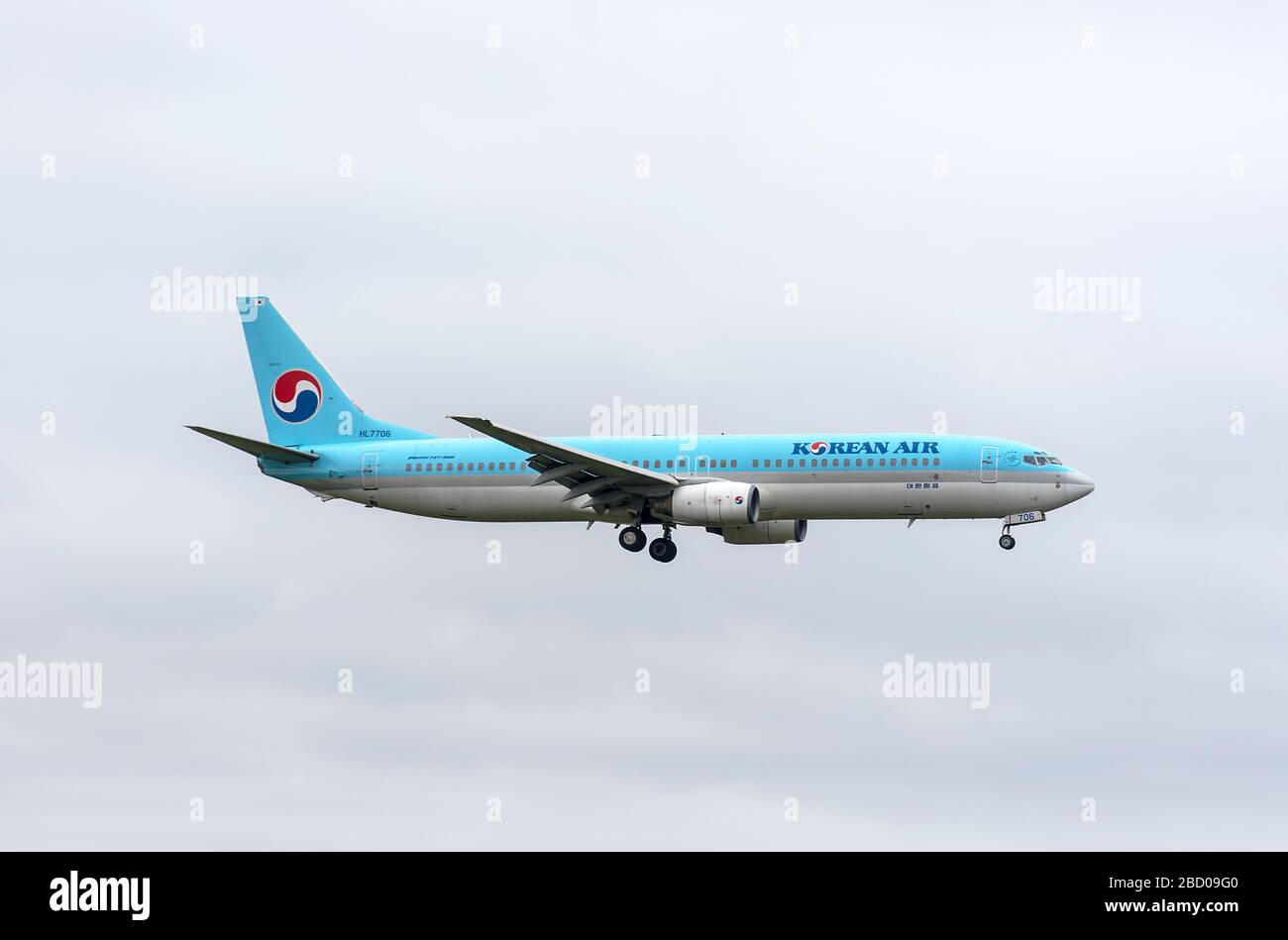 SEOUL - SEPT 30: Passenger airplane of Korean Air Boeing 777-200 airplane on September 30. 2016 in Seoul, South Korea Stock Photo