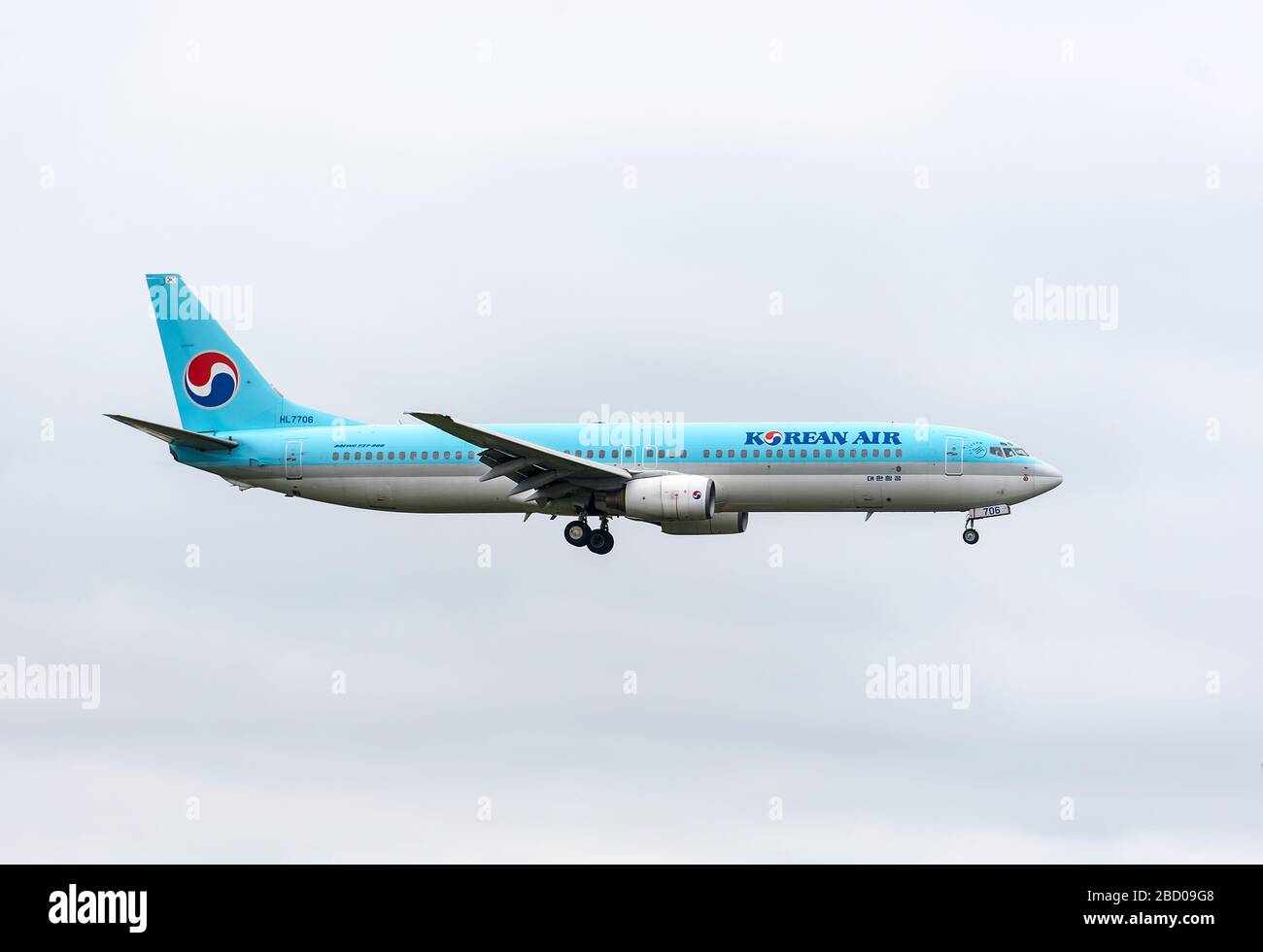 SEOUL - SEPT 30: Passenger airplane of Korean Air Boeing 777-200 airplane on September 30. 2016 in Seoul, South Korea Stock Photo