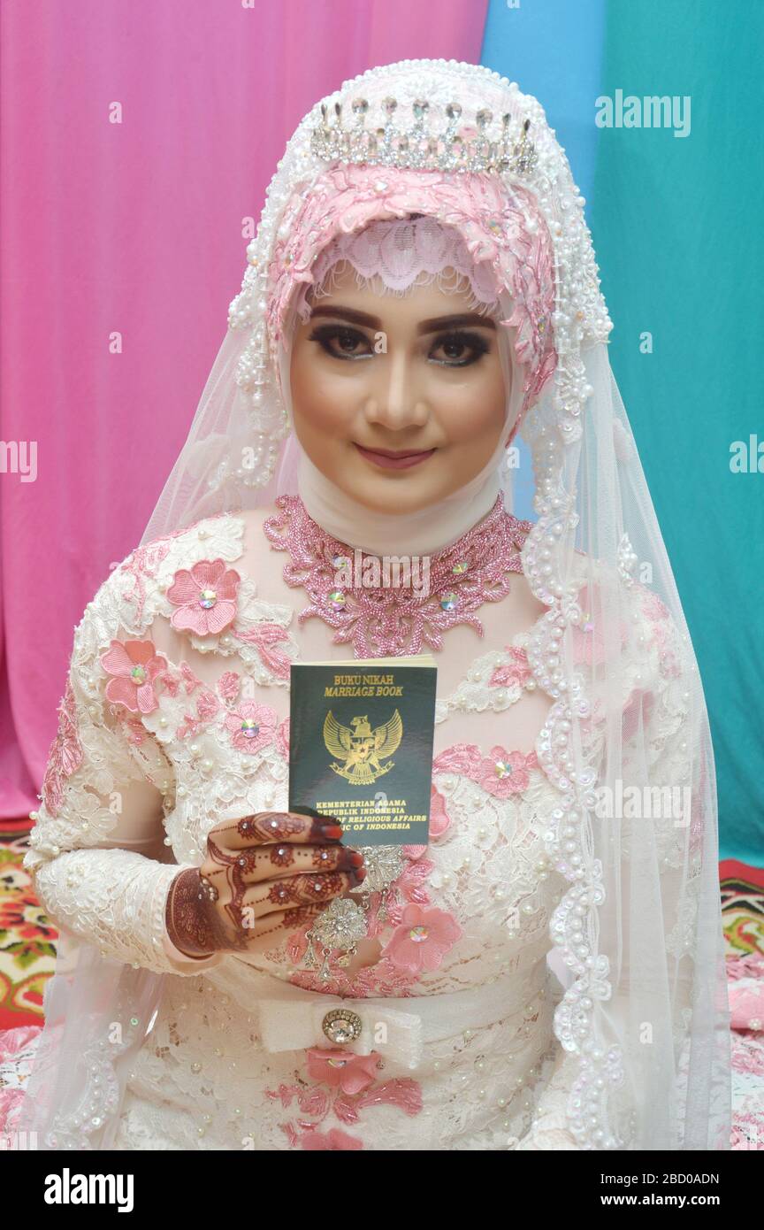 indonesian bridal dress
