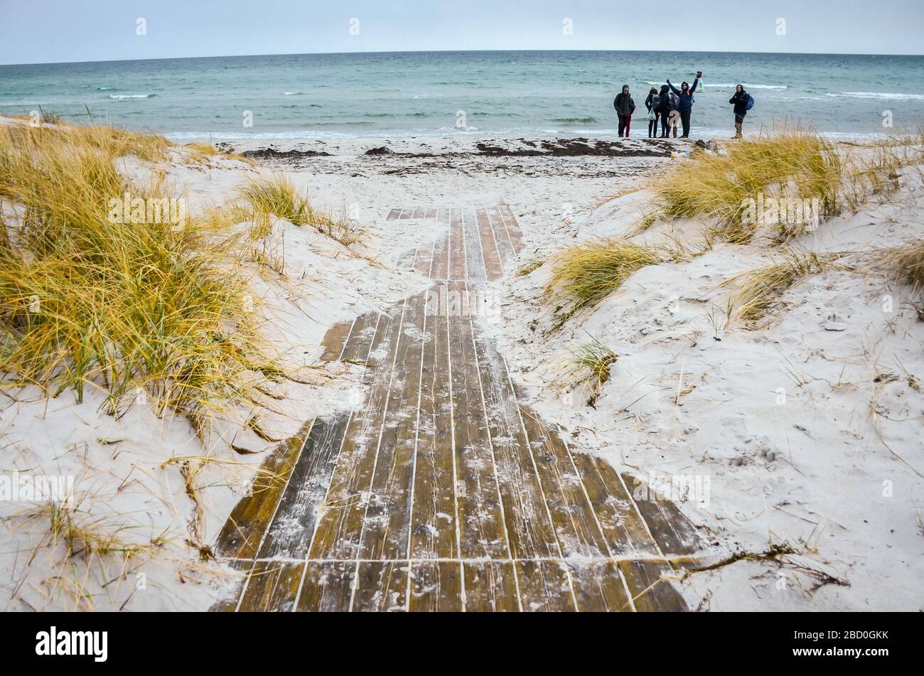 Beautiful view beach wooden path hi-res stock photography and images ...