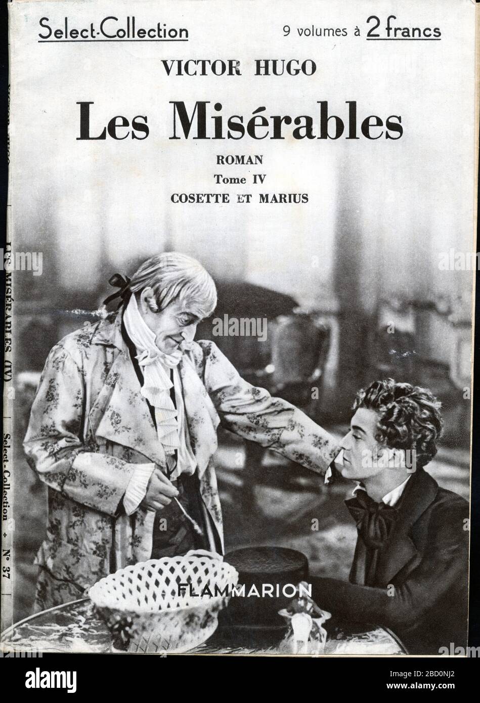 PREMIERE DE COUVERTURE.VICTOR HUGO.LES MISÉRABLES.TOME 4.COSETTE ET  MARIUS.SEPTEMBRE 1934 Stock Photo - Alamy