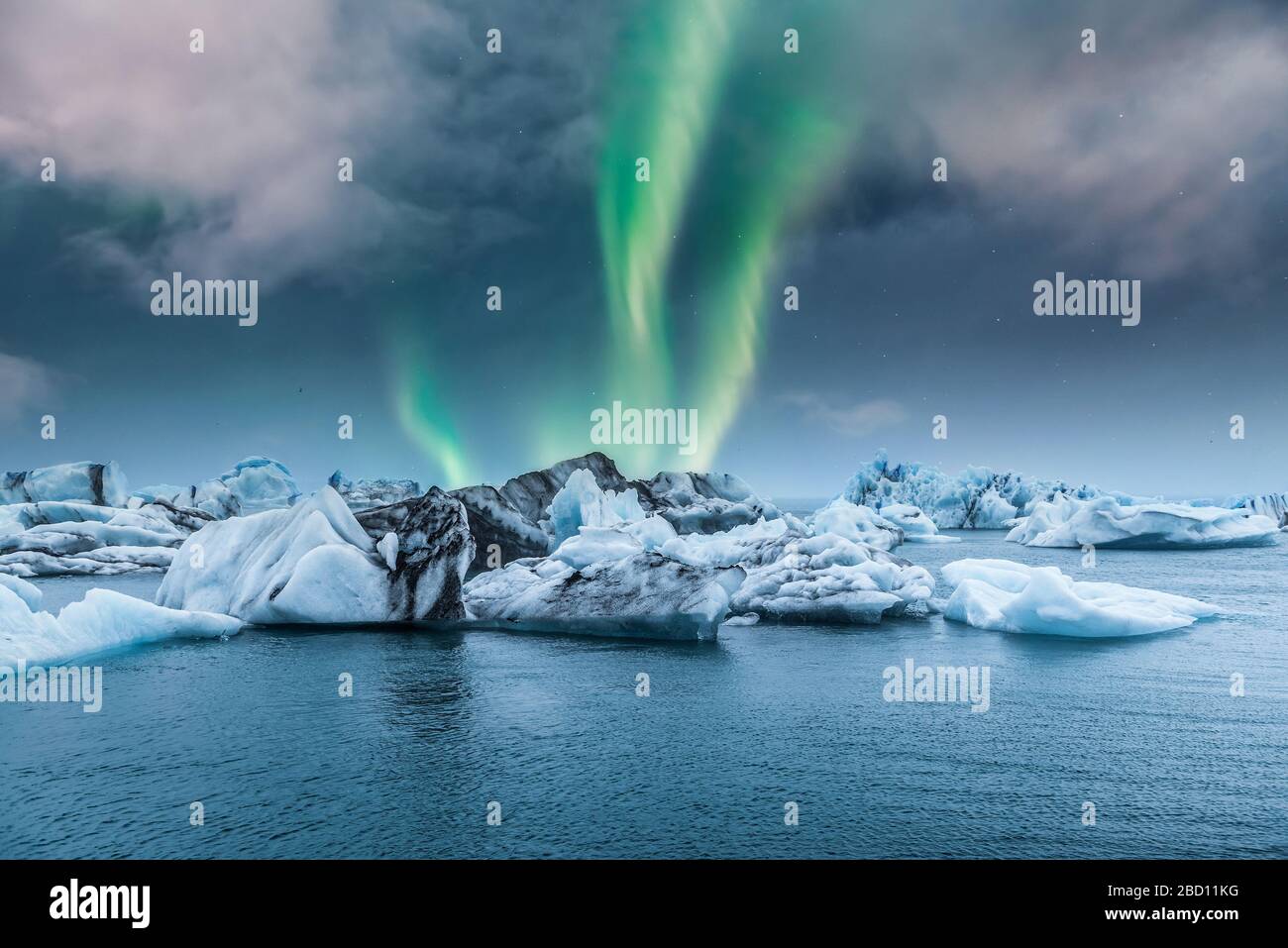 Northern lights aurora borealis over Jokulsarlon glacier ice lagoon in Iceland Stock - Alamy