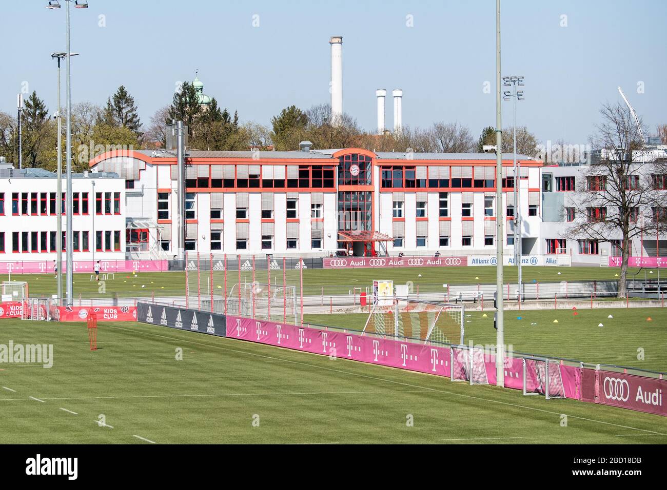 06 April 2020, Bavaria, Munich: Training grounds can be seen on the FC  Bayern training ground on Säbener Straße. Photo: Matthias Balk/dpa -  IMPORTANT NOTE: In accordance with the regulations of the