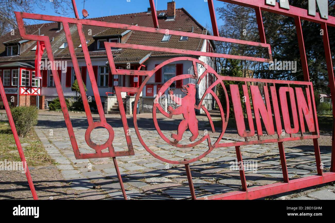 Berlin, Germany. 06th Apr, 2020. The iron gate to the premises of 1 FC Union Berlin is closed. Union Berlin will start training in groups of two with the public excluded. Credit: Andreas Gora/dpa/Alamy Live News Stock Photo