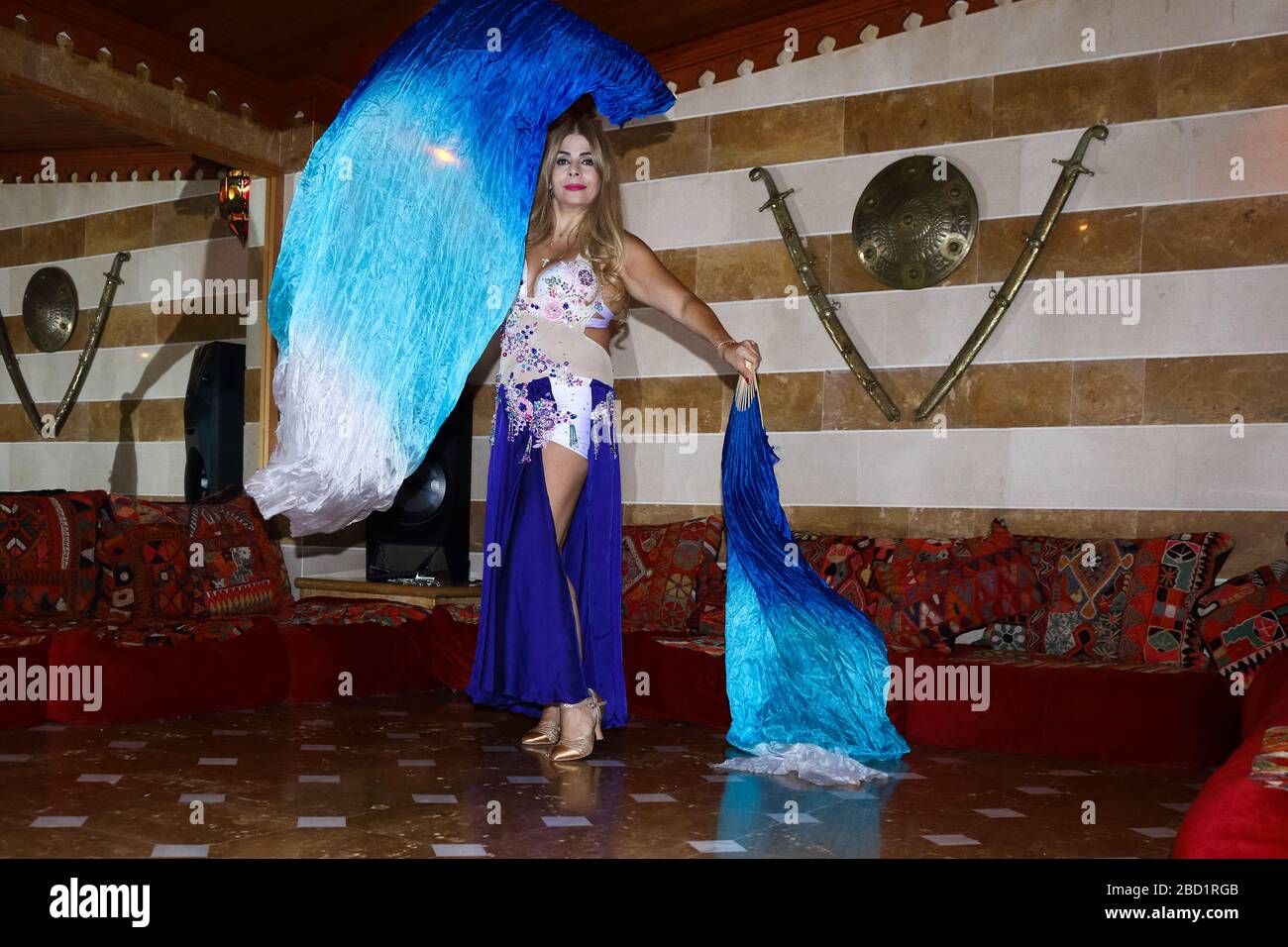 Belly dance oriental hi-res stock photography and images - Page 2 - Alamy, image size:1300x956