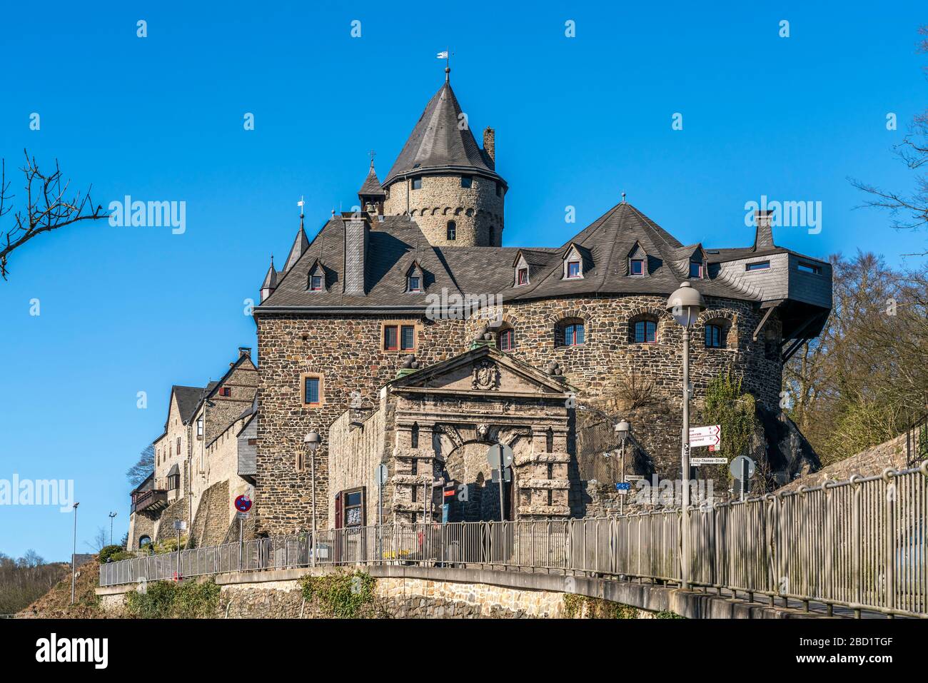 Burg Altena, Sauerland, Nordrhein-Westfalen, Deutschland   |    Altena Castle, Altena, Sauerland, North Rhine-Westphalia, Germany Stock Photo