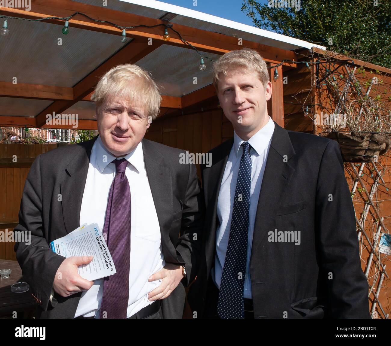 Boris Johnson poses with his Brother Jo Johnson at the Conservative