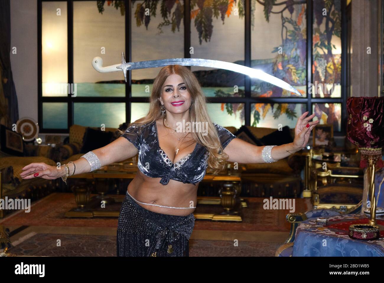 mature belly dancer 