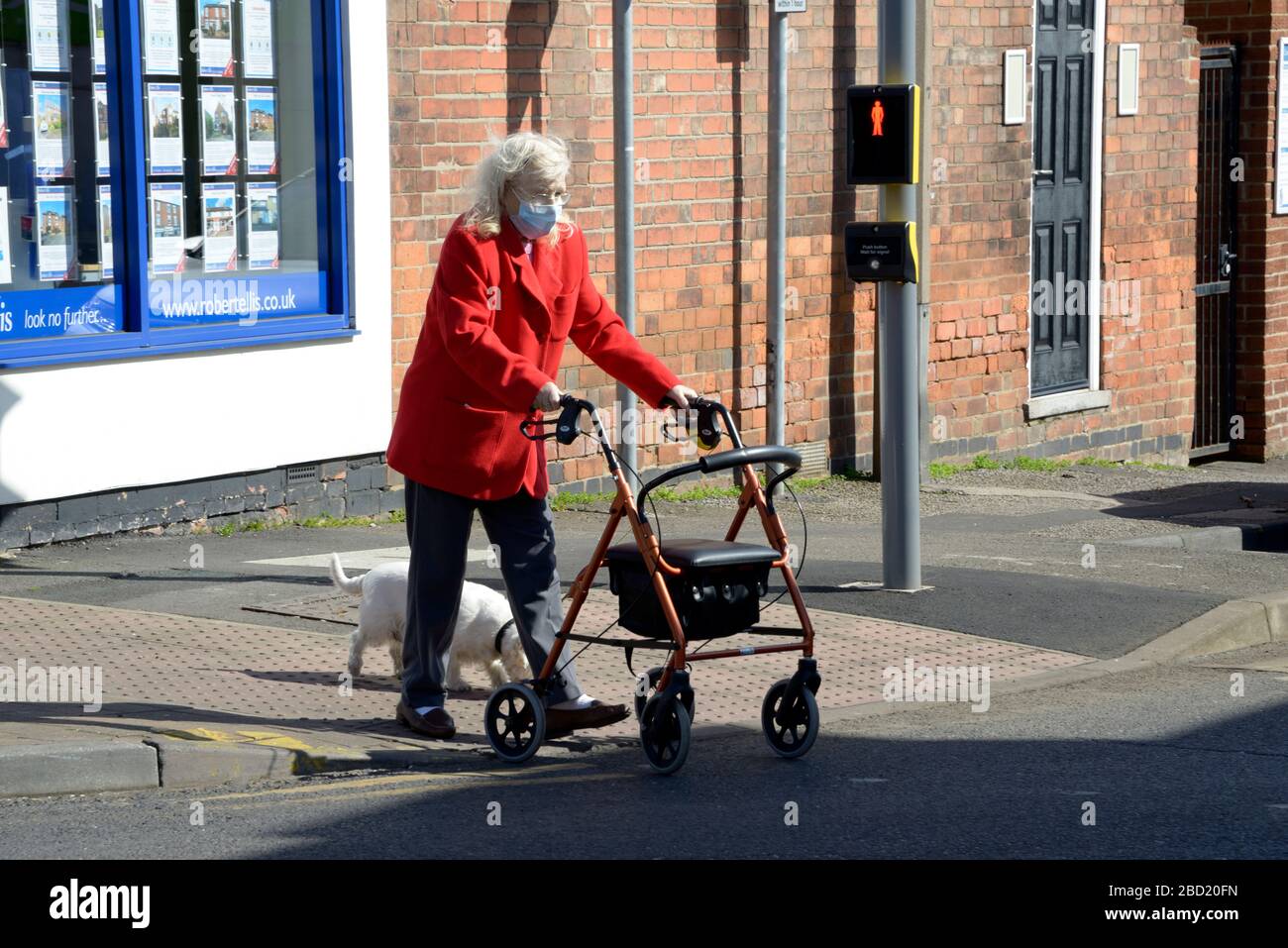 Old lady wearing mask hi-res stock photography and images - Alamy