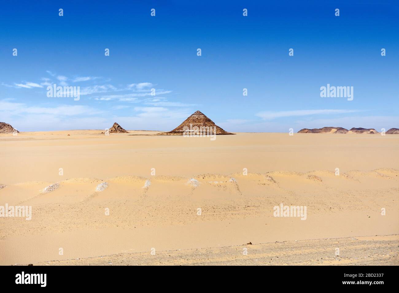Natural pyramids formed by rocks in the desert between Luxor and Abu Simbel, Egypt Stock Photo