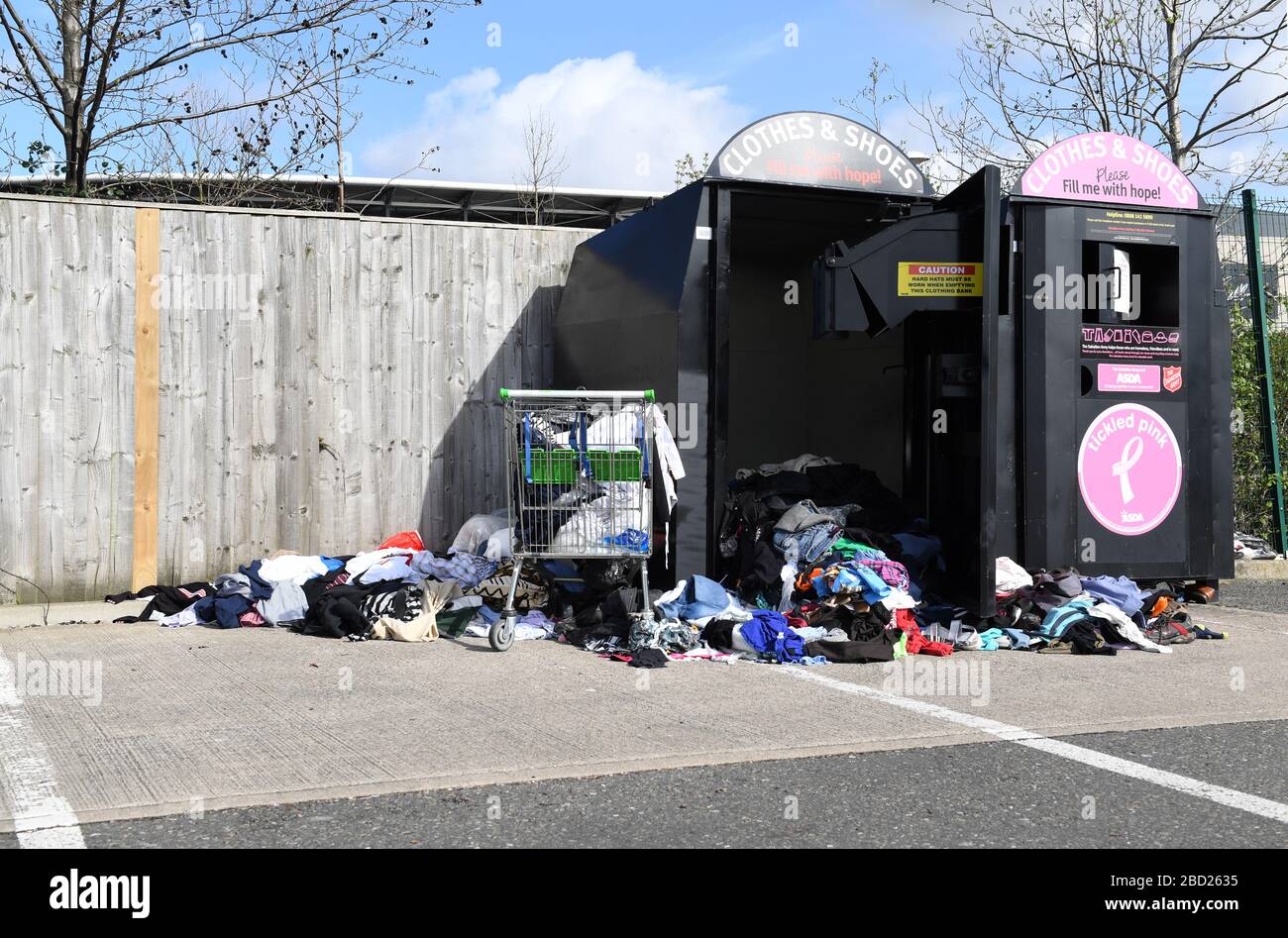 Recycling Clothes Outside Asda Bletchley Hi res Stock Photography And 