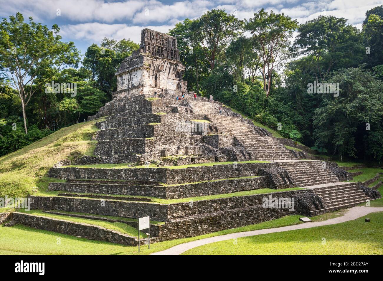 Templo de la Cruz, roof comb on top, Grupo de la Cruz, partially excavated in tropical rainforest, Palenque archaeological site, Chiapas, Mexico Stock Photo