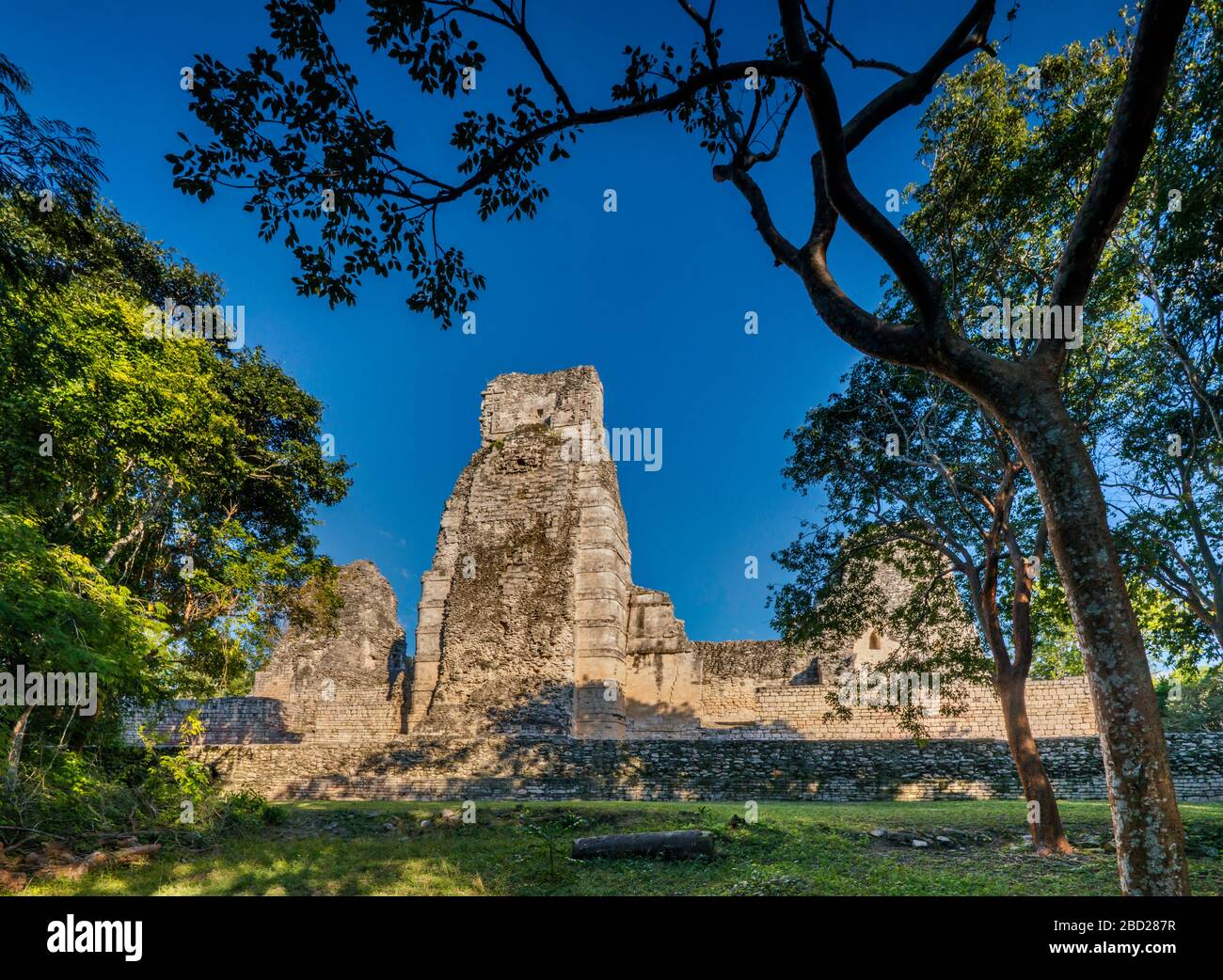 Estructura I (Structure 1), three-towered pyramid, Maya ruins at Xpuhil archaeological site, La Ruta Rio Bec, Yucatan Peninsula, Campeche, Mexico Stock Photo