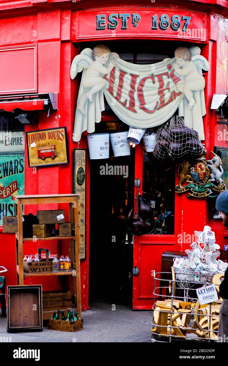Old shop fronts london hi-res stock photography and images - Alamy